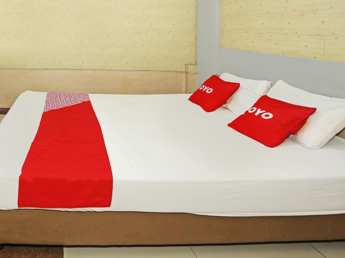 Oyo 92470 Hotel Sahabat 2 当格浪 外观 照片
