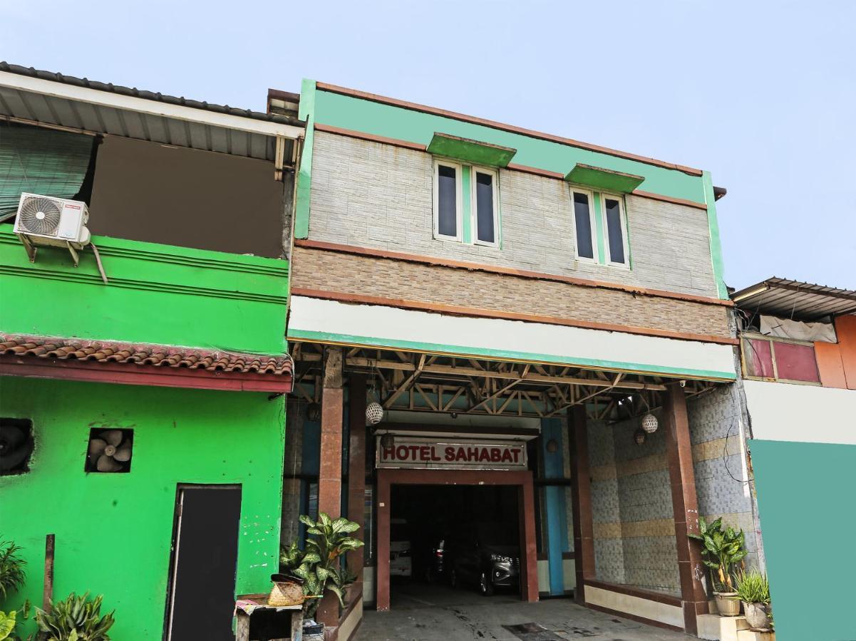 Oyo 92470 Hotel Sahabat 2 当格浪 外观 照片